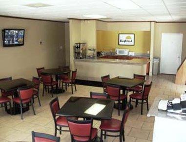 Days Inn By Wyndham San Antonio Splashtown/Att Center Εξωτερικό φωτογραφία